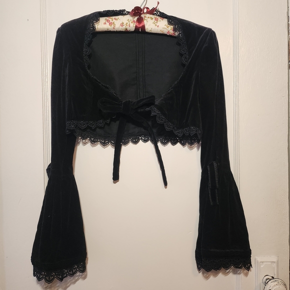 Victorian Maiden Jackets & Blazers - Victorian Maiden Velveteen Flare Sleeve Bolero Black Vintage Lolita EGL Y2K